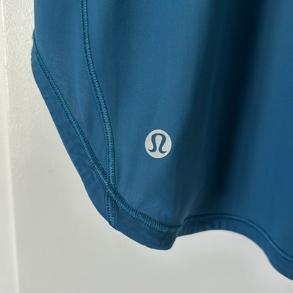 Lululemon mesh tank top 6? 8? - Picture 2 of 6